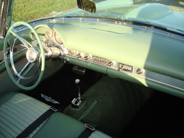 1957 Ford Thunderbird