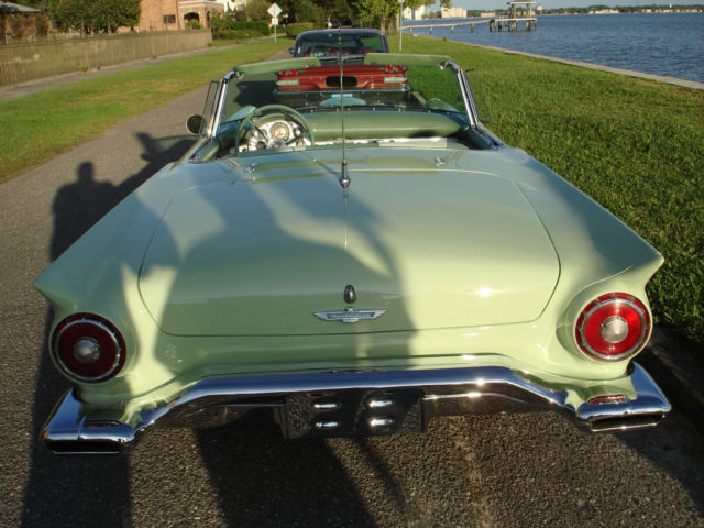 1957 Ford Thunderbird