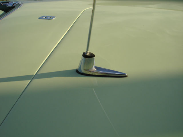 1957 Ford Thunderbird