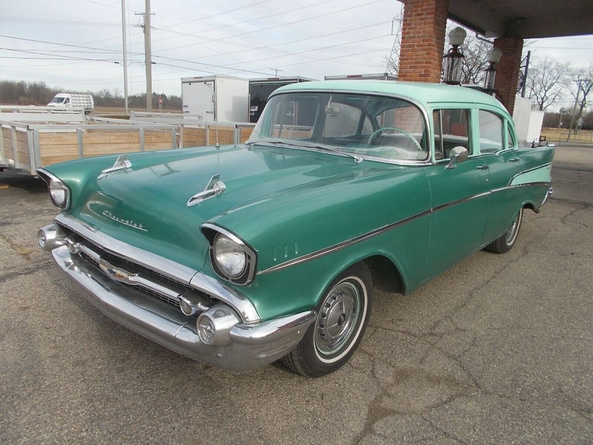 1957 Chevrolet Bel Air/150/210 Sedan