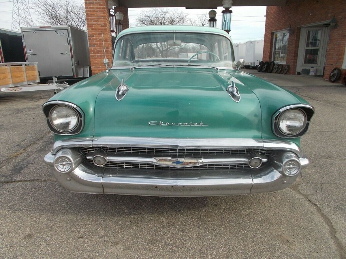 1957 Chevrolet Bel Air/150/210 Sedan