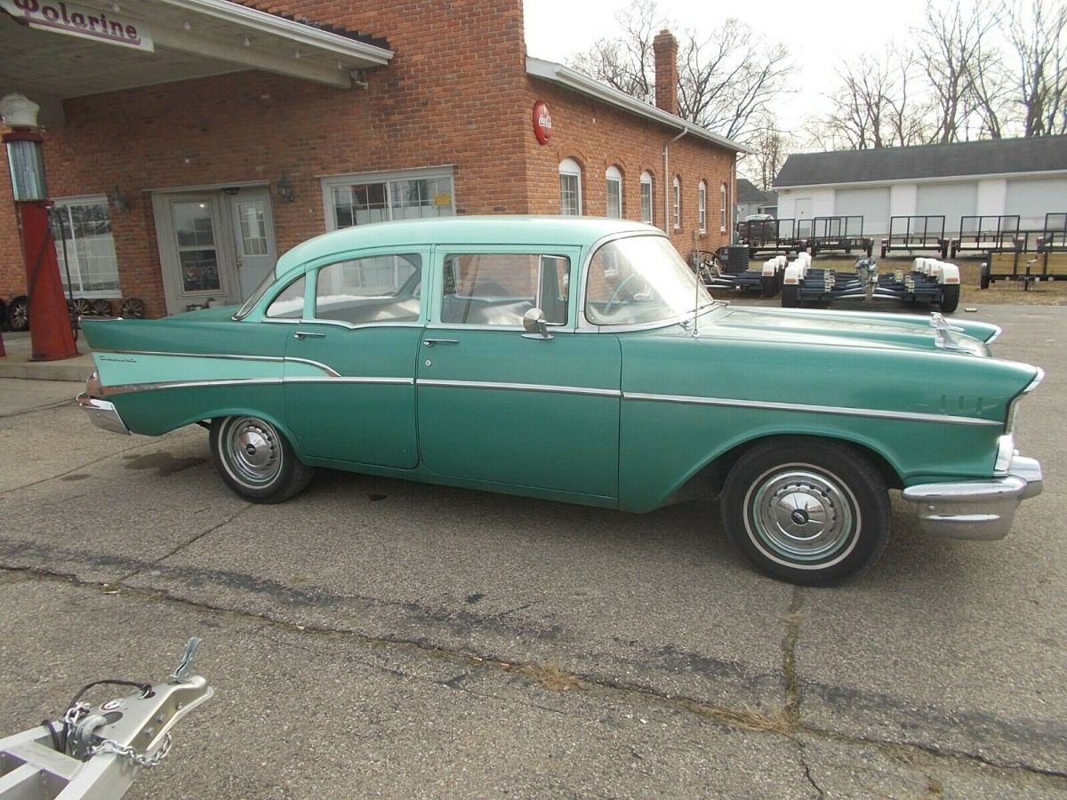 1957 Chevrolet Bel Air/150/210 Sedan