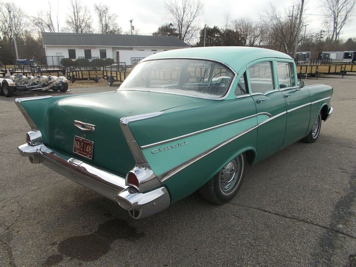 1957 Chevrolet Bel Air/150/210 Sedan