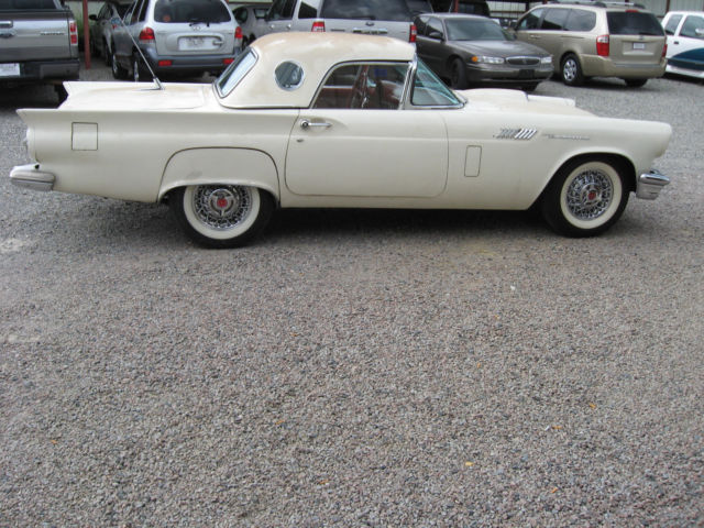 1957 Ford Thunderbird
