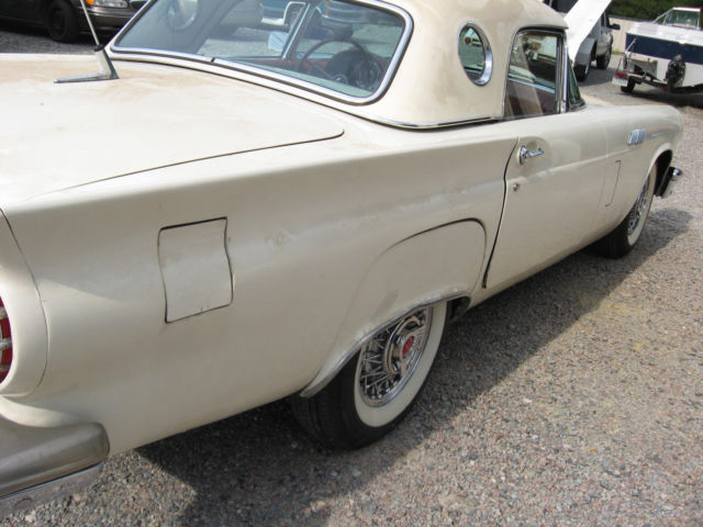 1957 Ford Thunderbird