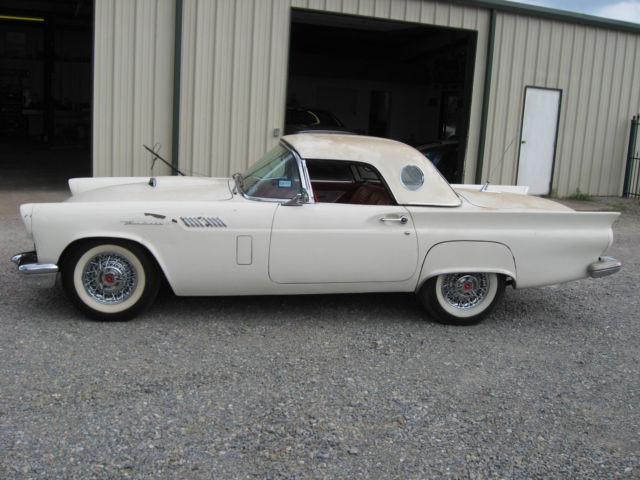 1957 Ford Thunderbird