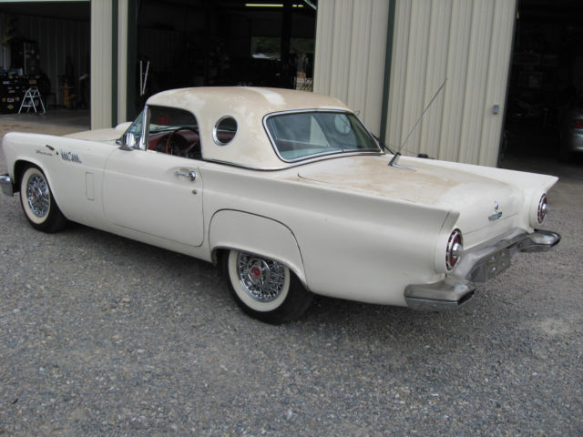 1957 Ford Thunderbird