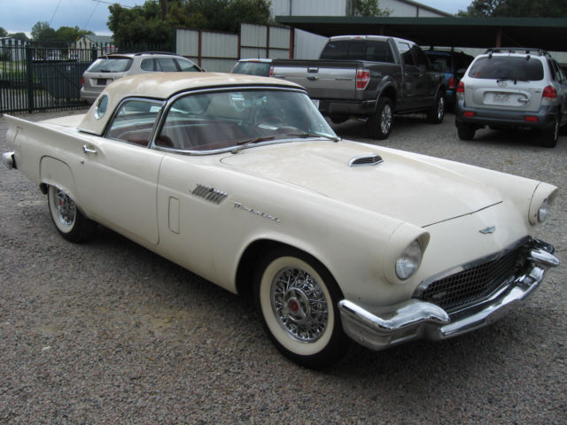 1957 Ford Thunderbird