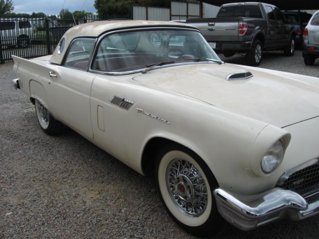 1957 Ford Thunderbird