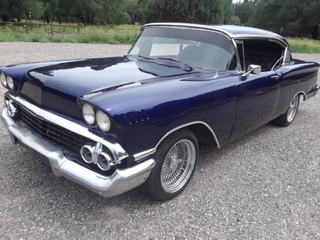 1958 White/Green Chevrolet Bel Air/150/210 Sedan