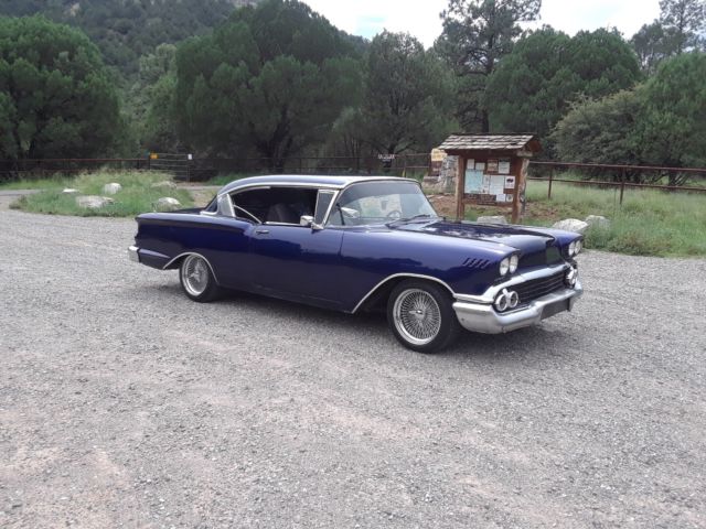 1958 White/Green Chevrolet Bel Air/150/210 Sedan