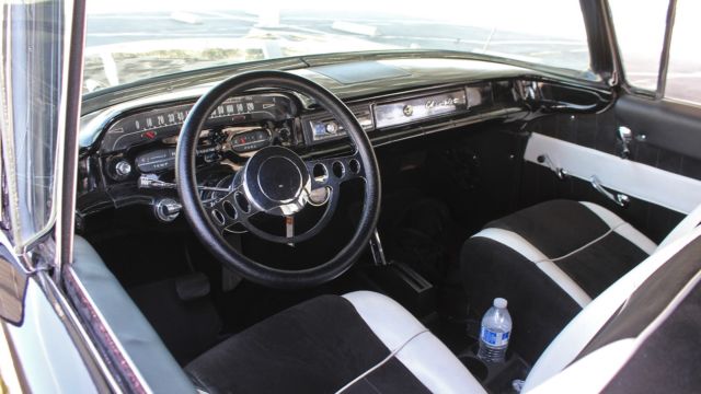 1958 TRIPPLE BLACK Chevrolet DELRAY RESTOMOD 2door