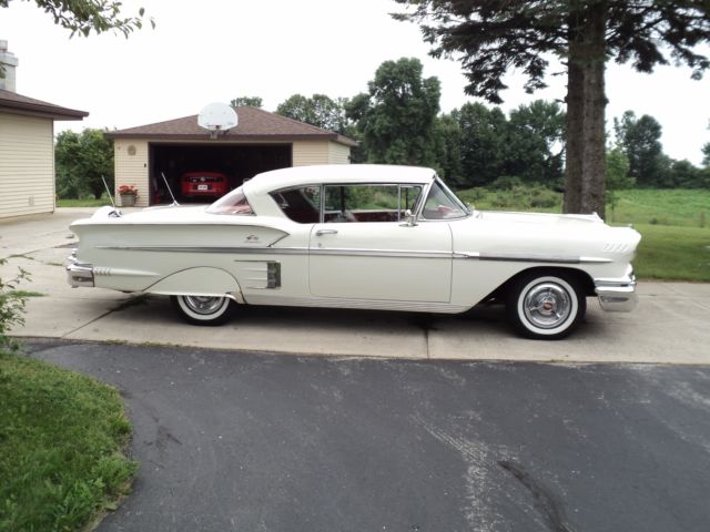 1958 White Chevrolet Impala Hardtop