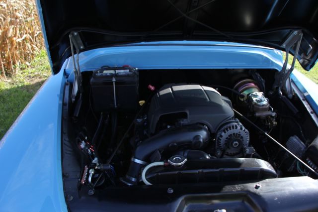 1958 Blue Chevrolet Suburban