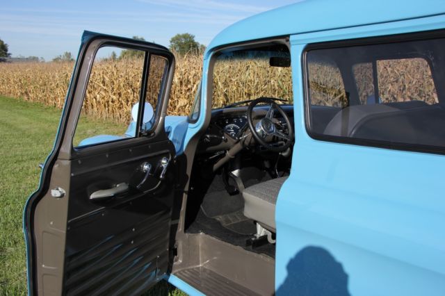1958 Blue Chevrolet Suburban