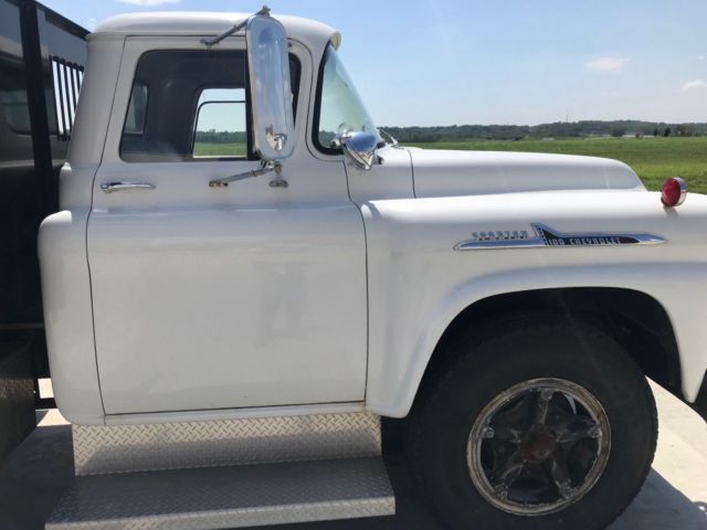 1958 White Chevrolet Spartan 100