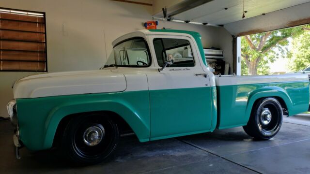 1958 Turquoise and White Ford F-100