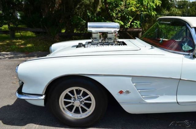 1958 White Chevrolet Corvette