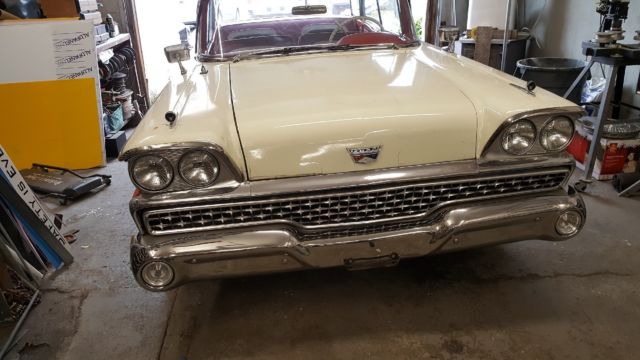 1959 Wht & Red Ford Galaxie