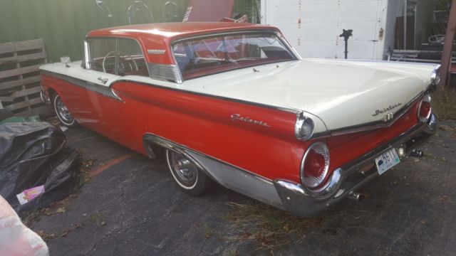 1959 Wht & Red Ford Galaxie