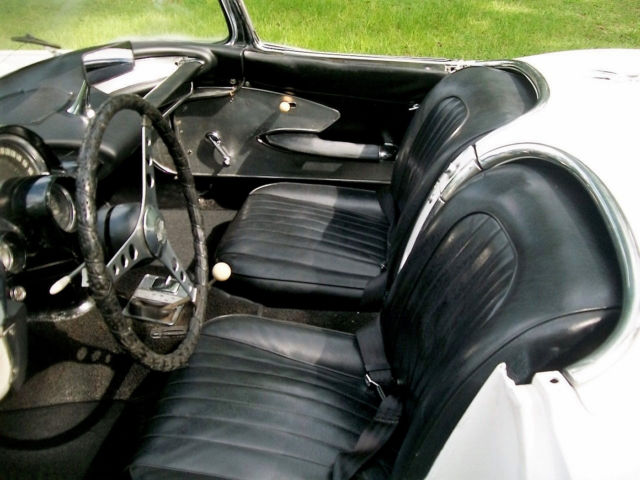 1959 White Chevrolet Corvette Convertible