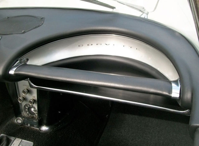 1959 White Chevrolet Corvette Convertible