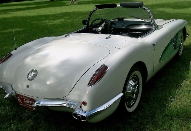 1959 White Chevrolet Corvette Convertible