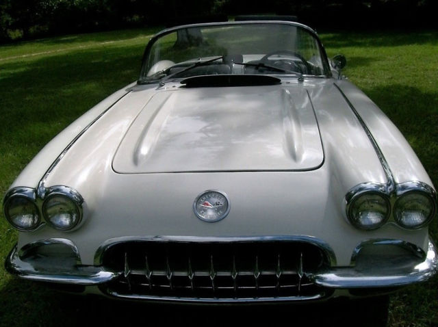 1959 White Chevrolet Corvette Convertible