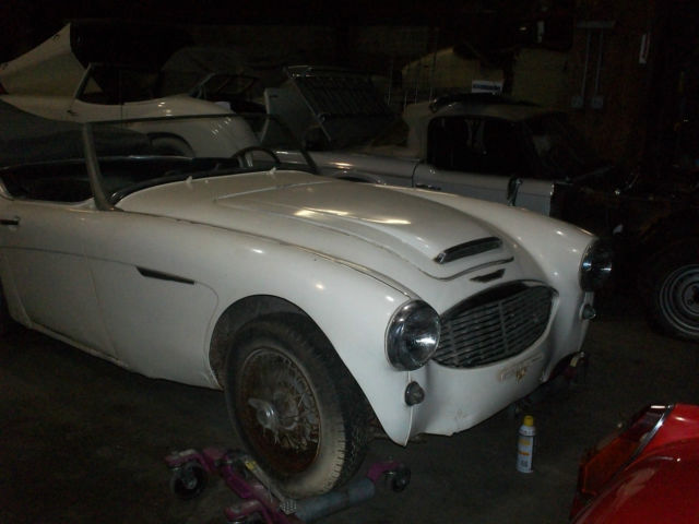 1959 White Austin Healey 100/BN4 Convertible