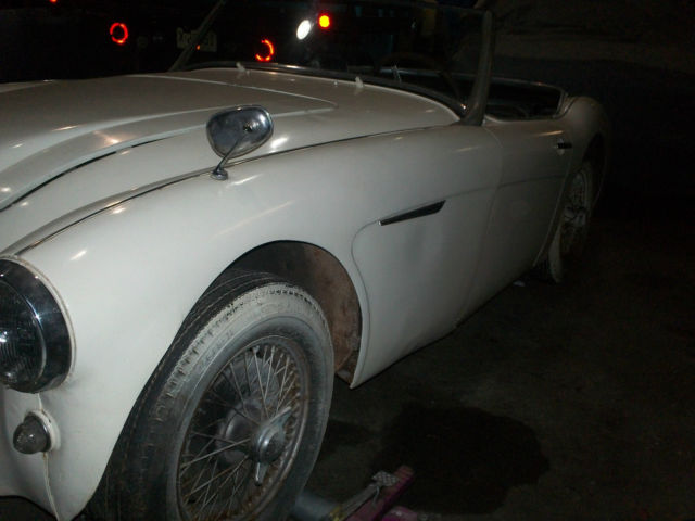 1959 White Austin Healey 100/BN4 Convertible