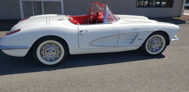 1959 White Chevrolet Corvette Convertible