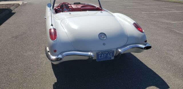 1959 White Chevrolet Corvette Convertible