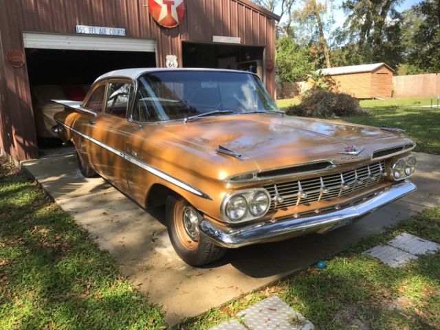 1959 Gold Chevrolet Impala Sedan