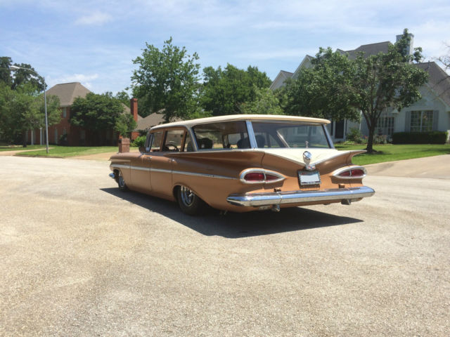 1959 Gloss cream roof / flat burn orange body Chevrolet Impala Wagon