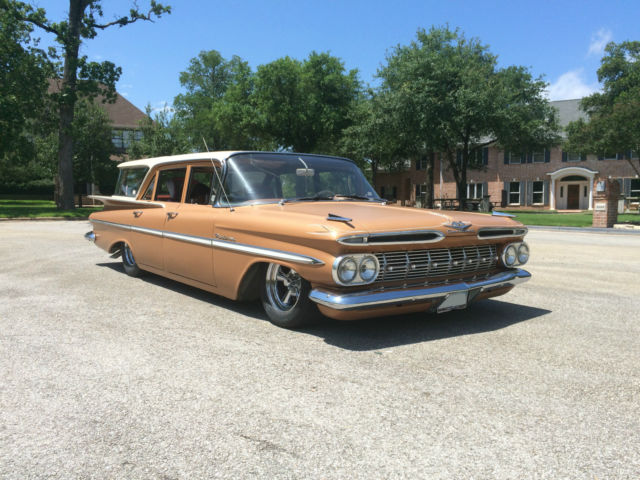 1959 Gloss cream roof / flat burn orange body Chevrolet Impala Wagon