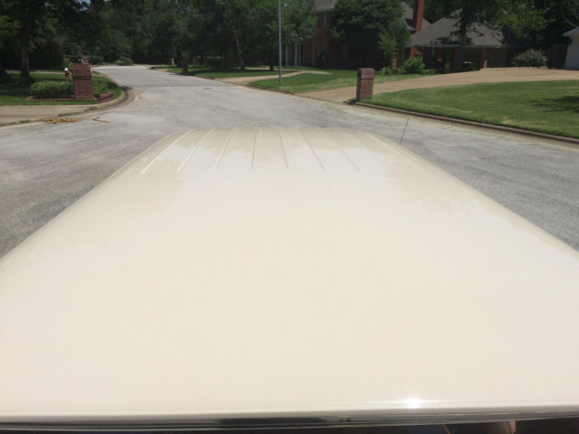 1959 Gloss cream roof / flat burn orange body Chevrolet Impala Wagon