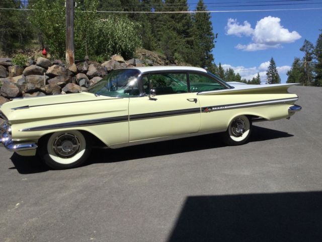 1959 Classic Cream/Snowcrest White Chevrolet Impala Coupe