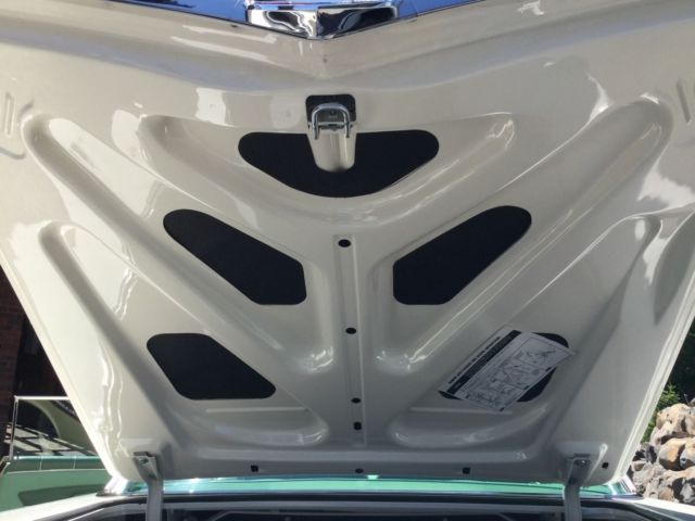 1959 Classic Cream/Snowcrest White Chevrolet Impala Coupe