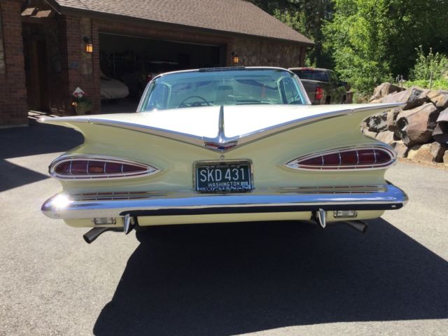 1959 Classic Cream/Snowcrest White Chevrolet Impala Coupe