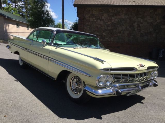1959 Classic Cream/Snowcrest White Chevrolet Impala Coupe