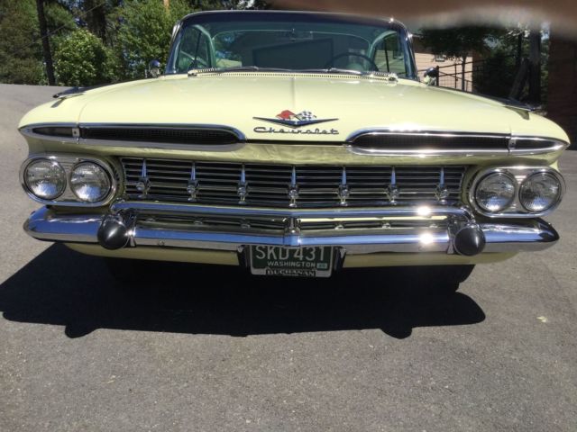 1959 Classic Cream/Snowcrest White Chevrolet Impala Coupe