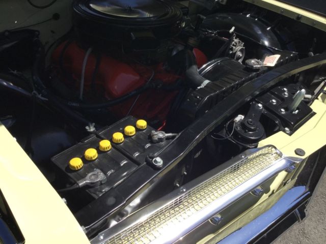 1959 Classic Cream/Snowcrest White Chevrolet Impala Coupe