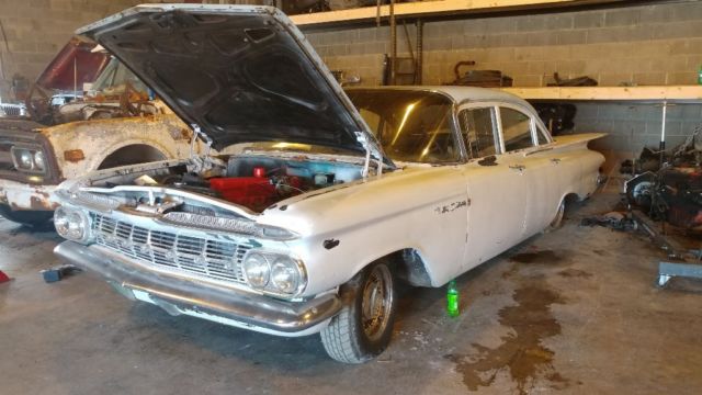 1959 White Chevrolet Bel Air/150/210 Sedan