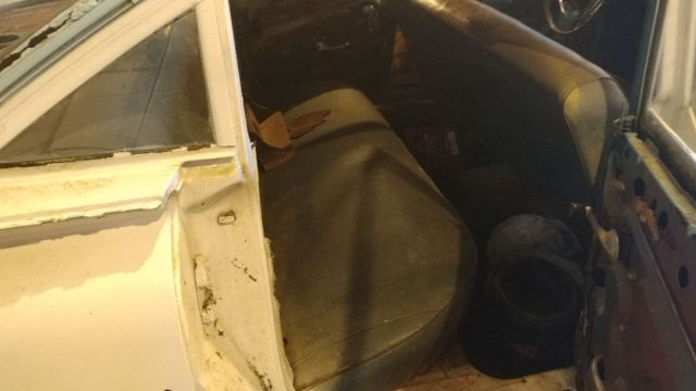 1959 White Chevrolet Bel Air/150/210 Sedan