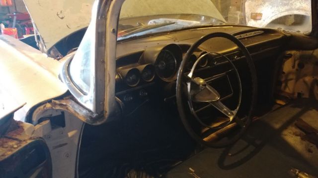 1959 White Chevrolet Bel Air/150/210 Sedan