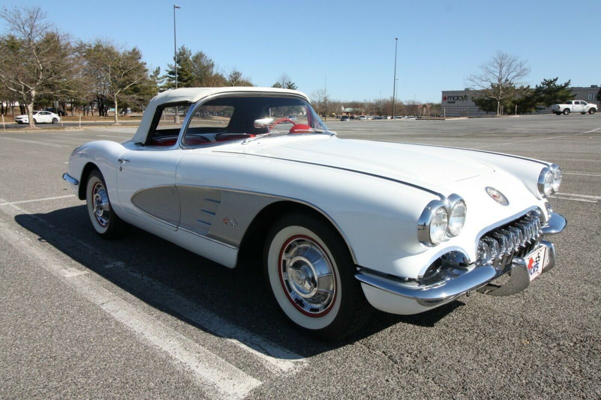 1959 White Chevrolet Corvette