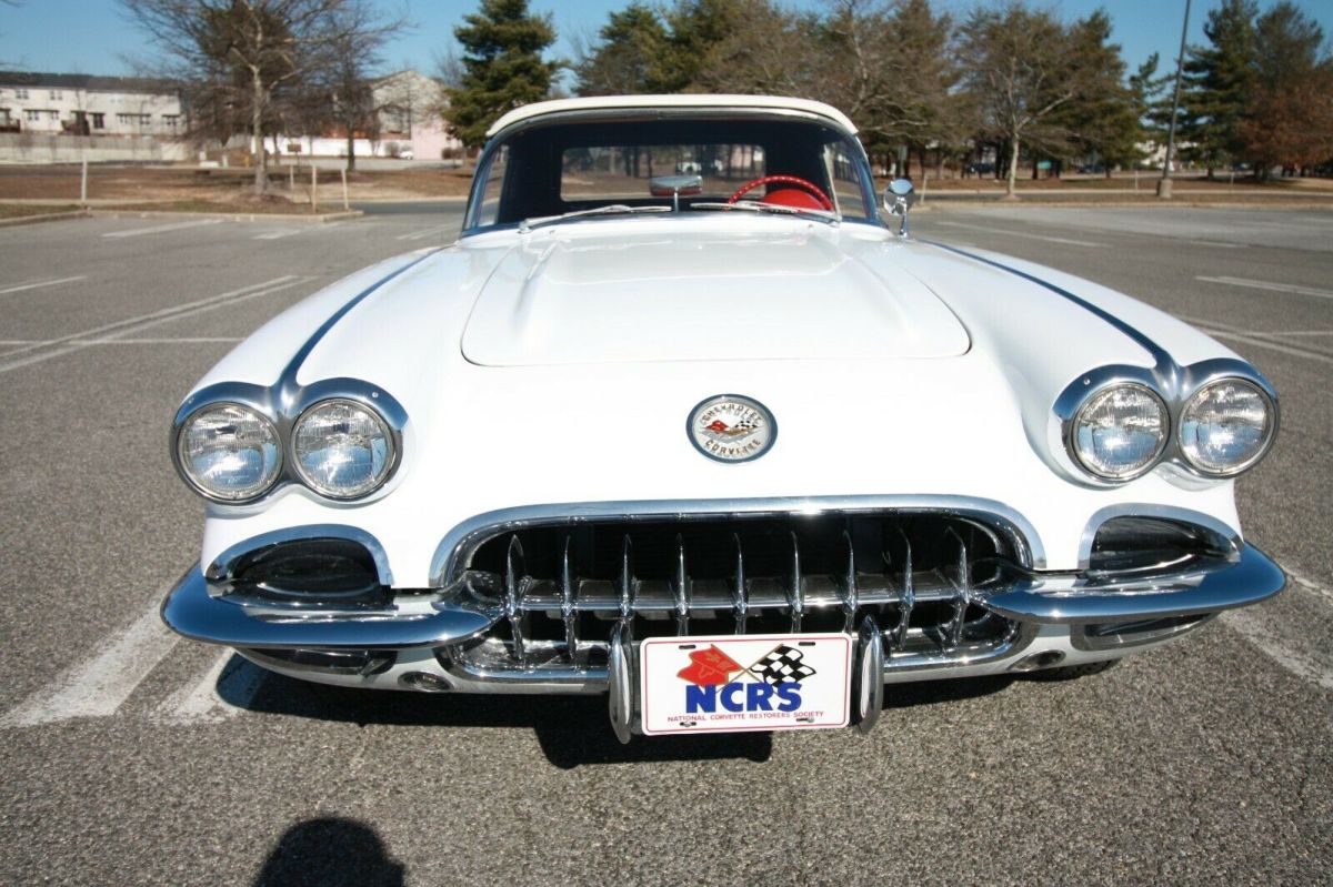 1959 White Chevrolet Corvette