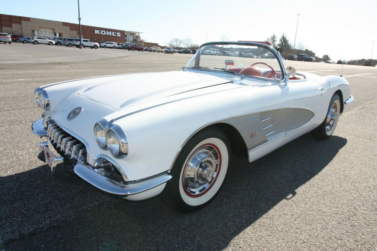 1959 White Chevrolet Corvette