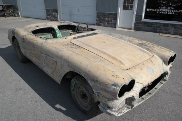 1959 White Chevrolet Corvette Convertible