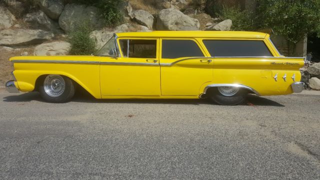 1959 Yellow Ford Fairlane Wagon